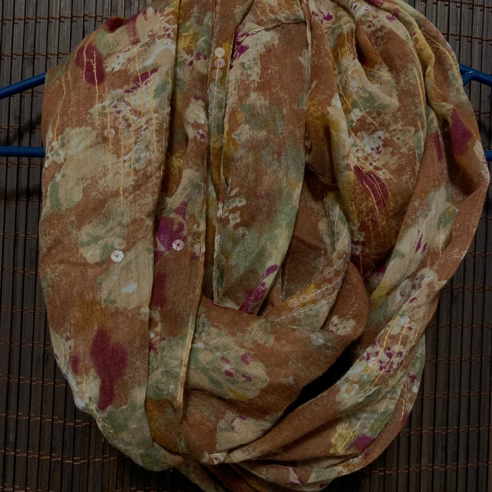 Scarf - Picture 2 of 3
